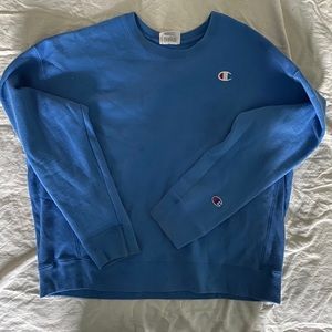 blue champion sweatshirt!👕